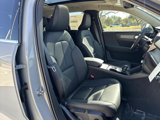 new 2025 Volvo XC40 car, priced at $46,035