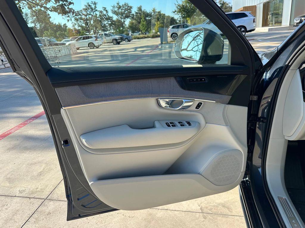 new 2026 Volvo XC90 car, priced at $77,875
