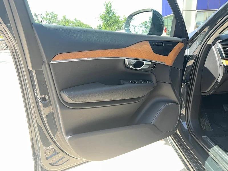 used 2022 Volvo XC90 Recharge Plug-In Hybrid car, priced at $47,797