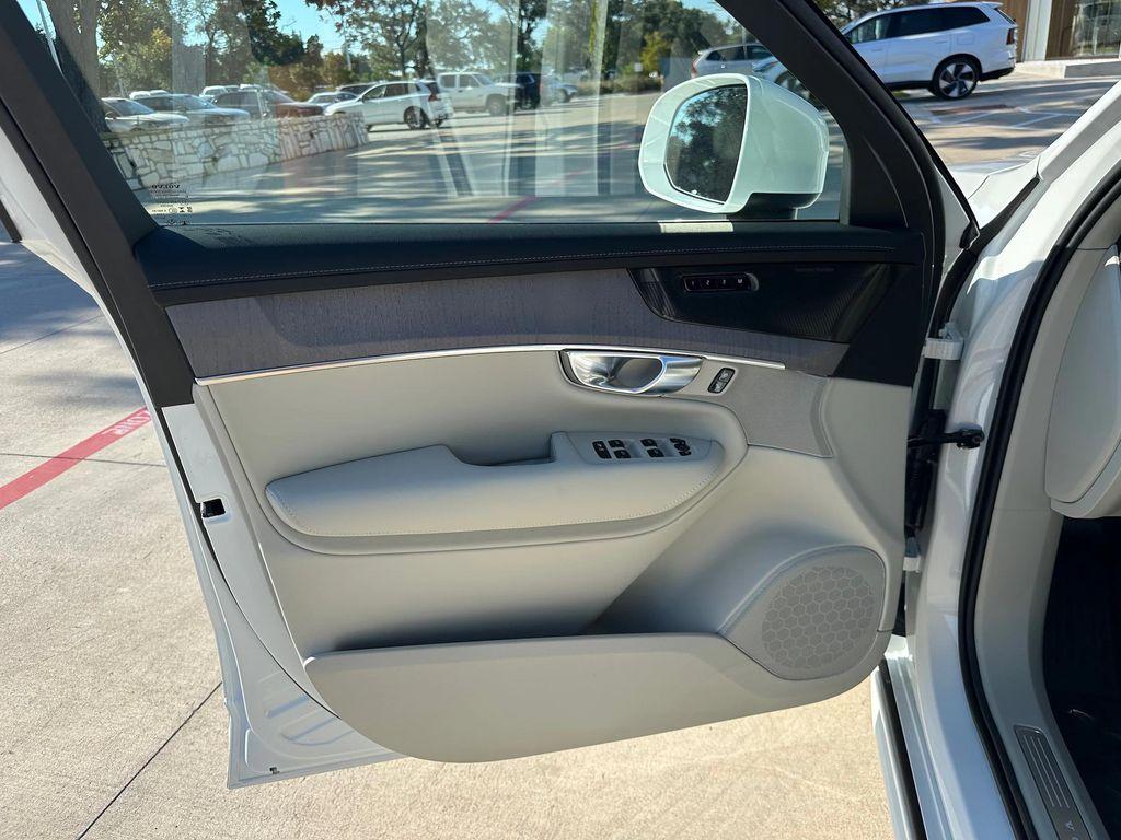 new 2026 Volvo XC90 car, priced at $75,155