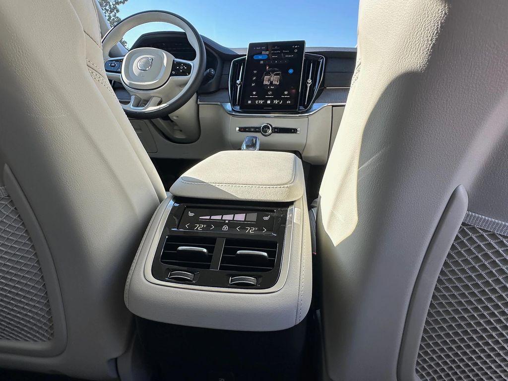 new 2026 Volvo XC90 car, priced at $75,155