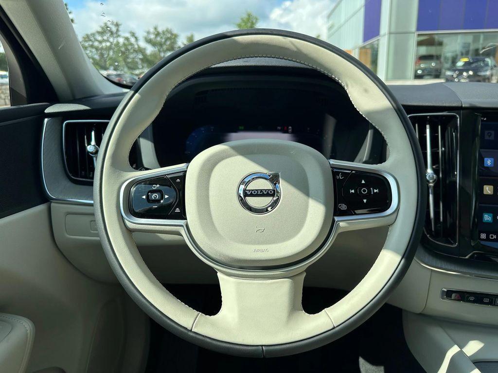 new 2025 Volvo XC60 car, priced at $55,360