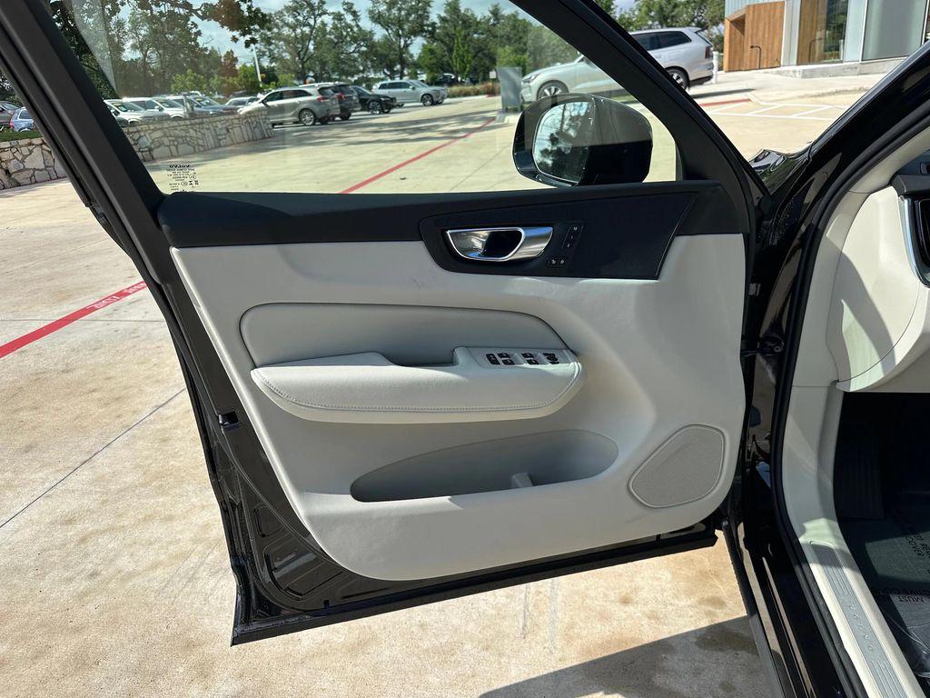 new 2025 Volvo XC60 car, priced at $55,360
