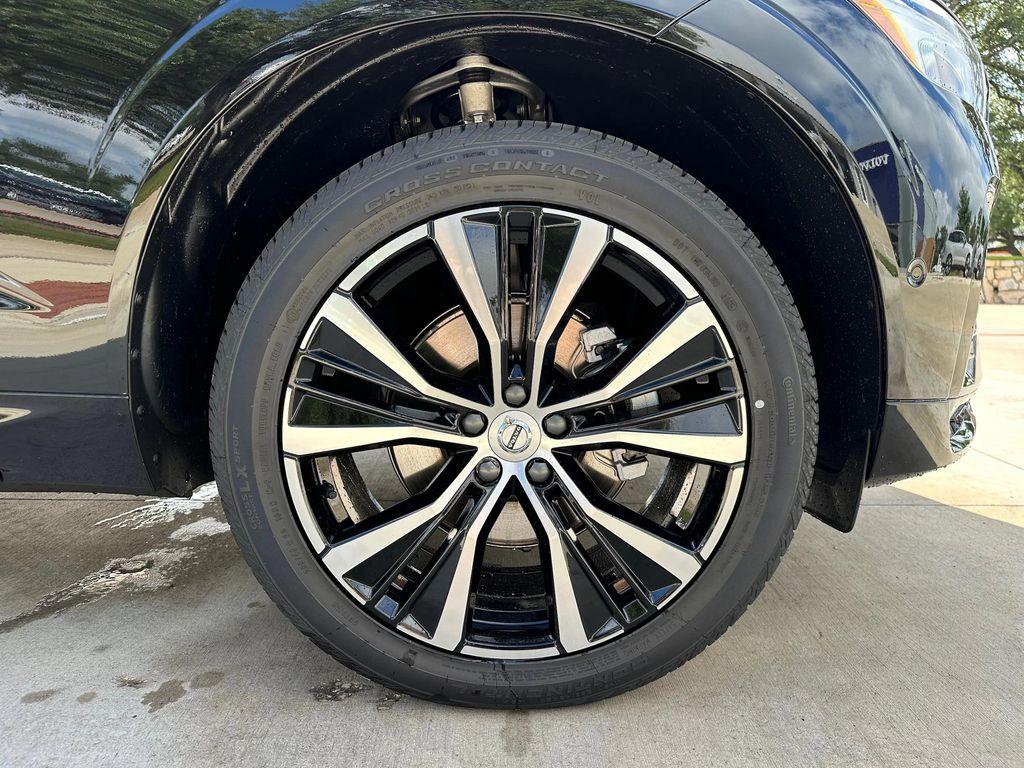 new 2025 Volvo XC60 car, priced at $55,360