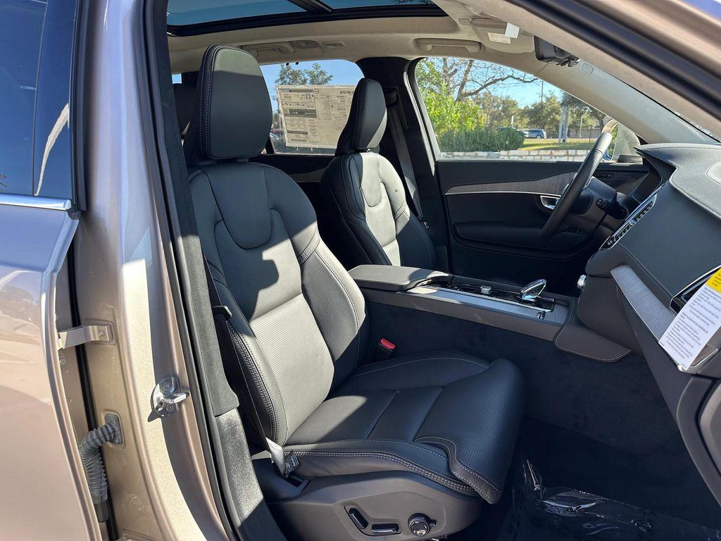 new 2025 Volvo XC90 car, priced at $76,585
