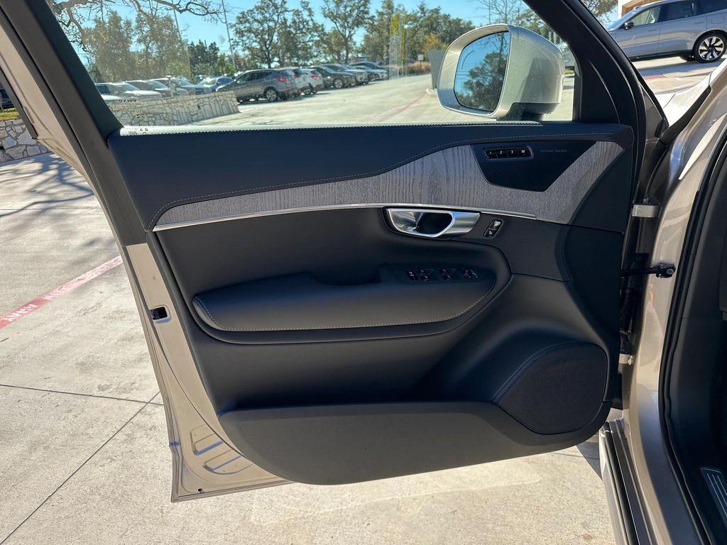 new 2025 Volvo XC90 car, priced at $76,585
