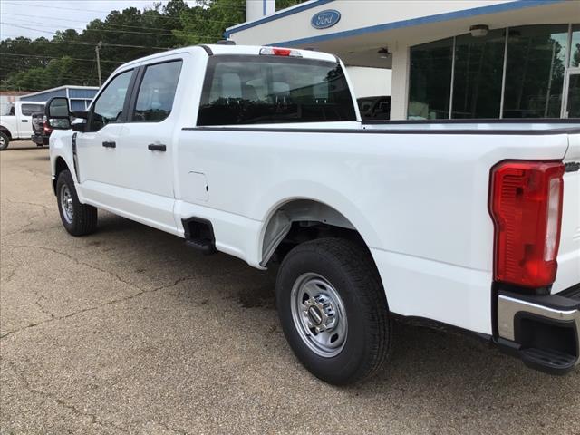 new 2025 Ford F-250 car, priced at $51,940