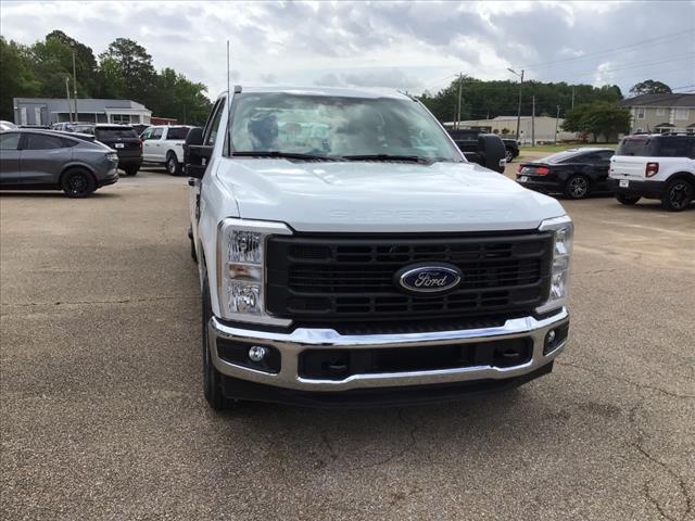 new 2025 Ford F-250 car, priced at $52,440
