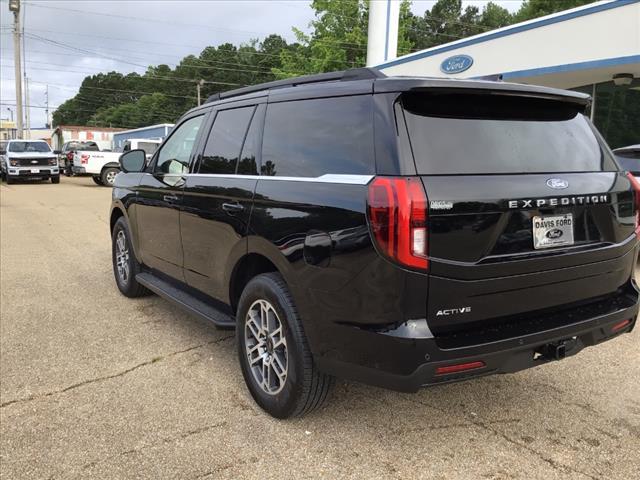 new 2025 Ford Expedition car, priced at $68,210