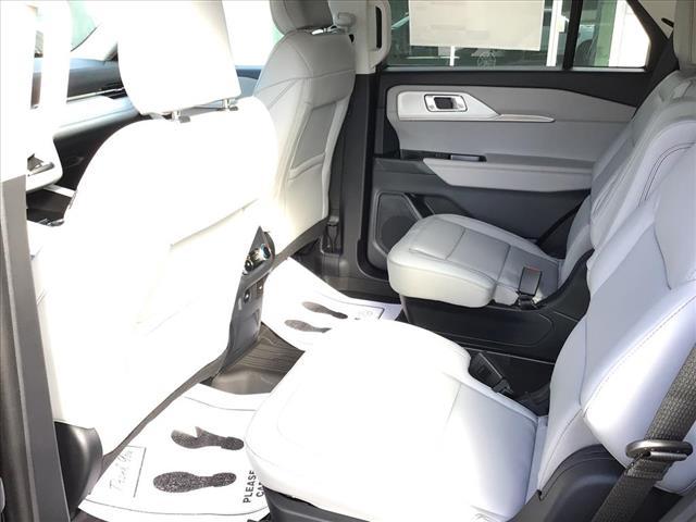 new 2025 Ford Explorer car, priced at $43,425