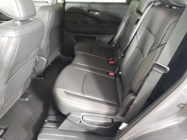 new 2025 Nissan Pathfinder car, priced at $43,989