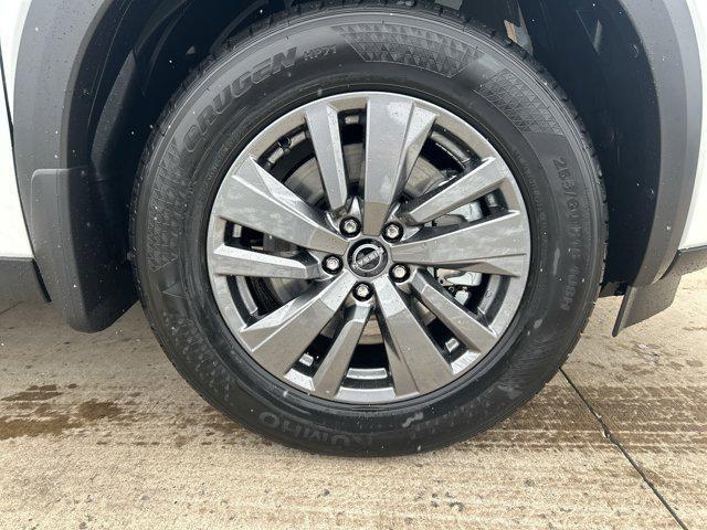 new 2025 Nissan Pathfinder car, priced at $40,209