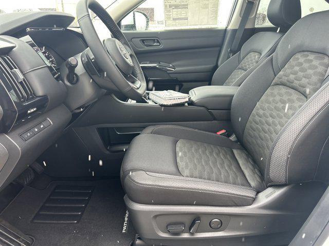 new 2025 Nissan Pathfinder car, priced at $40,209