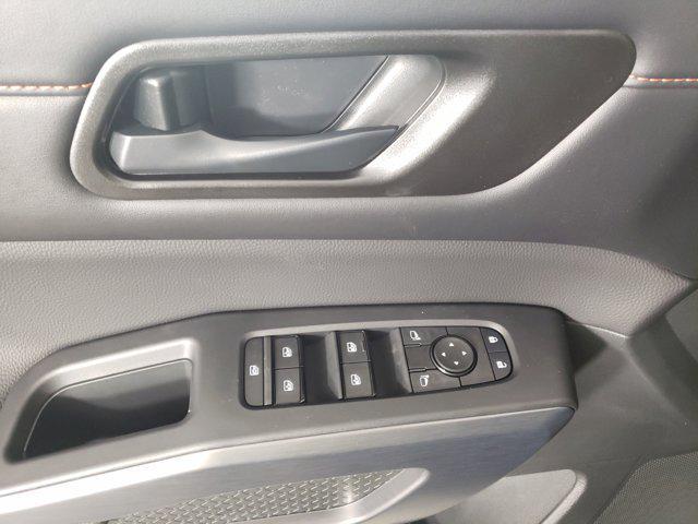 new 2025 Nissan Pathfinder car, priced at $42,426