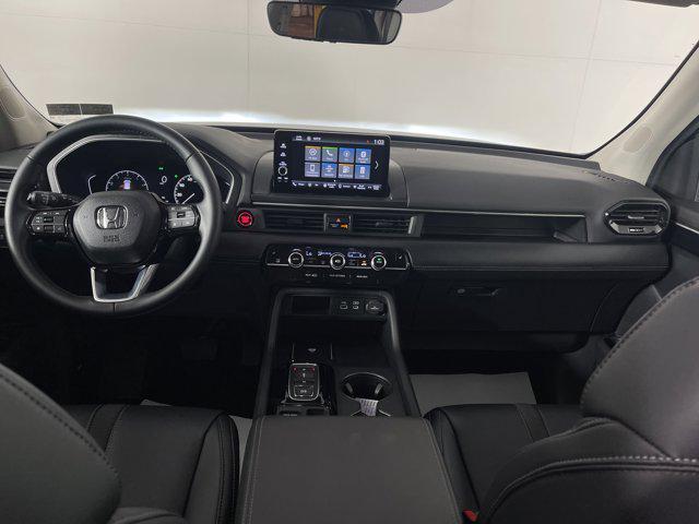 used 2025 Honda Pilot car, priced at $41,997