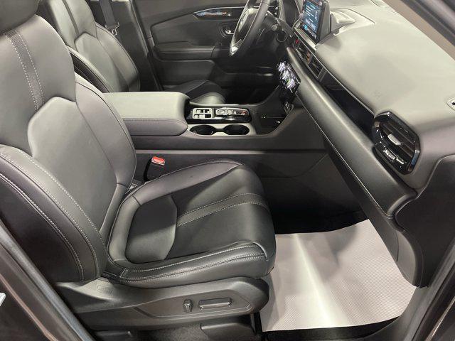 used 2025 Honda Pilot car, priced at $41,997