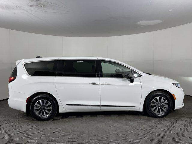used 2023 Chrysler Pacifica Hybrid car, priced at $31,997