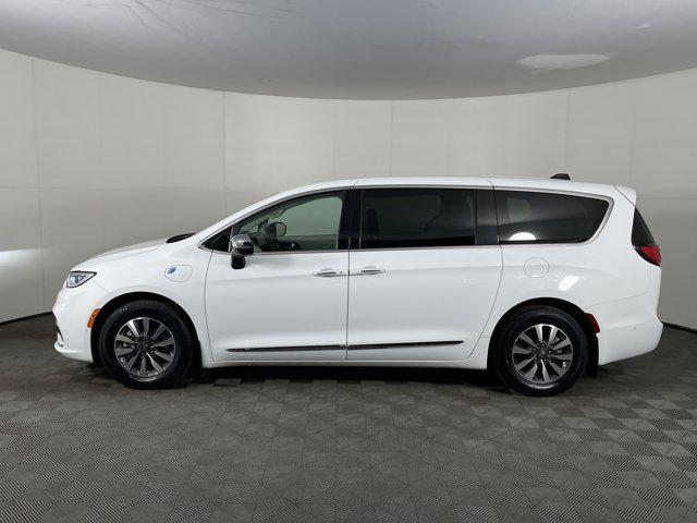 used 2023 Chrysler Pacifica Hybrid car, priced at $31,997