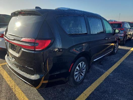 used 2023 Chrysler Pacifica Hybrid car, priced at $33,888