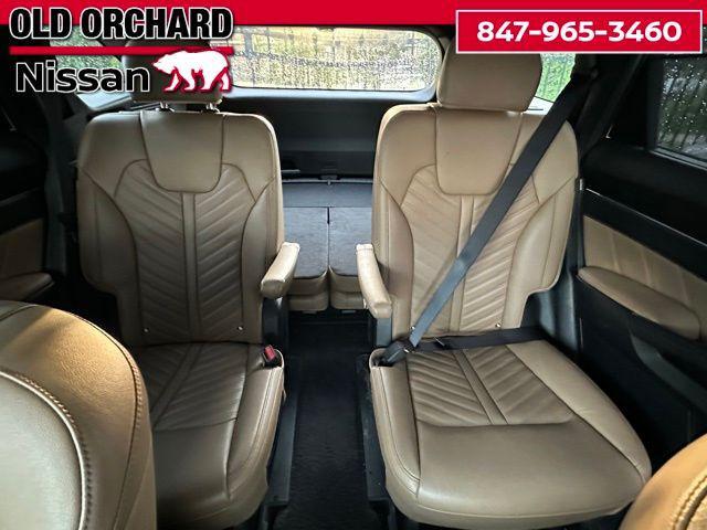 used 2024 Kia Sorento car, priced at $35,222