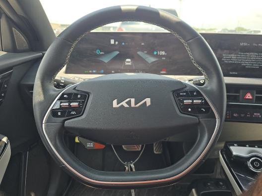used 2022 Kia EV6 car, priced at $24,995