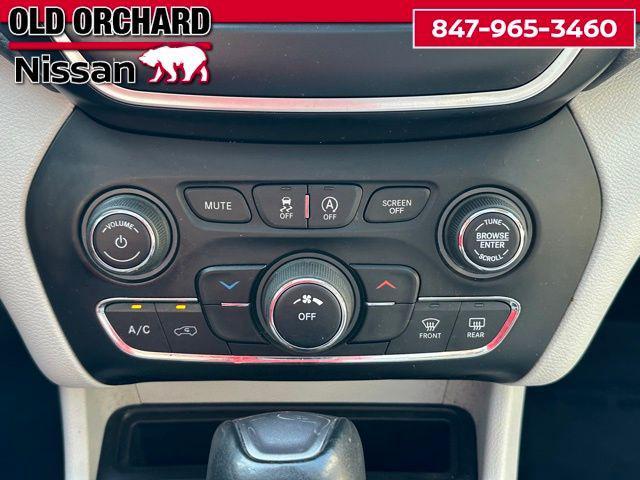 used 2021 Jeep Cherokee car, priced at $15,997