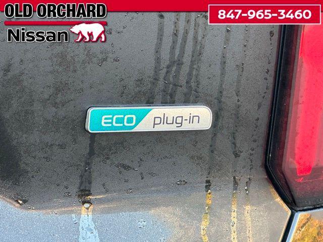 used 2022 Kia Sorento Plug-In Hybrid car, priced at $26,555