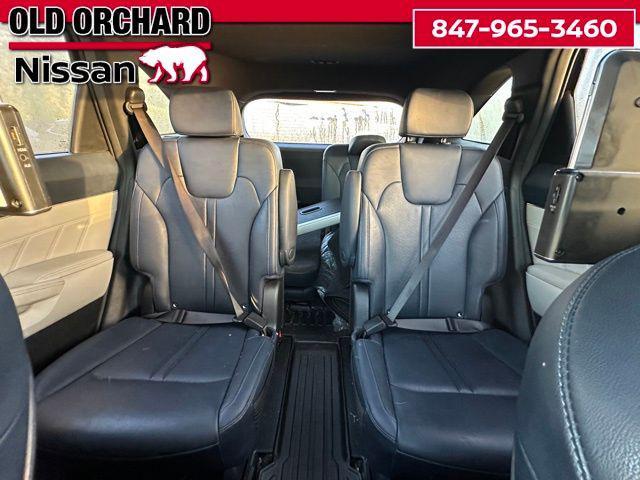 used 2022 Kia Sorento Plug-In Hybrid car, priced at $26,555