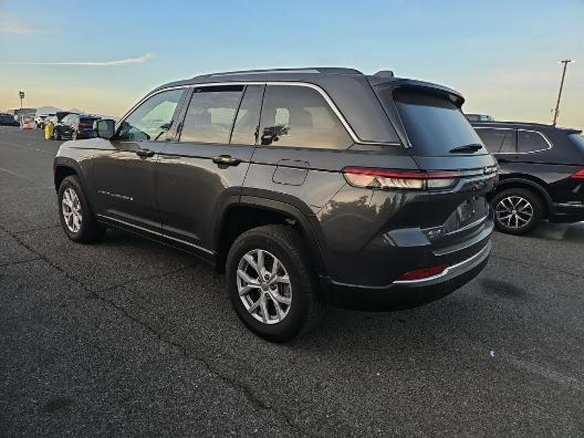 used 2022 Jeep Grand Cherokee car, priced at $31,888