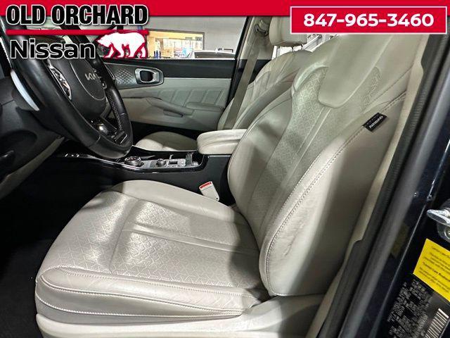 used 2022 Kia Sorento Plug-In Hybrid car, priced at $25,036