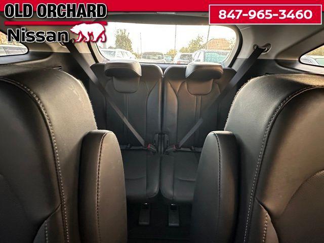 used 2023 Kia Sorento car, priced at $28,887