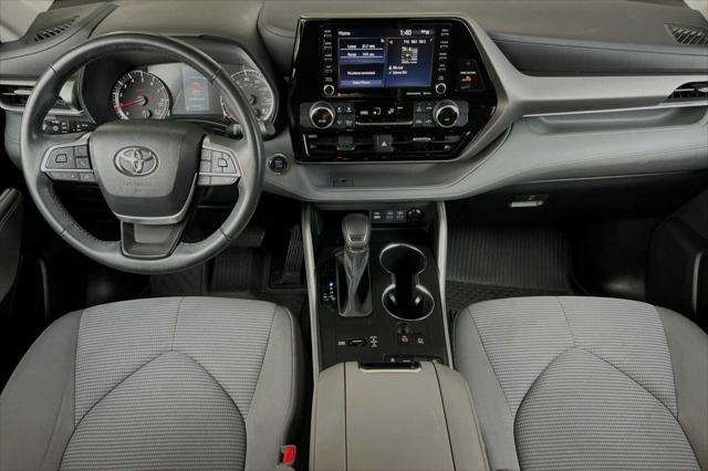 used 2022 Toyota Highlander car, priced at $31,900