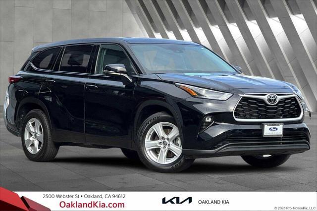 used 2022 Toyota Highlander car, priced at $31,900