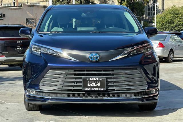 used 2021 Toyota Sienna car, priced at $42,900