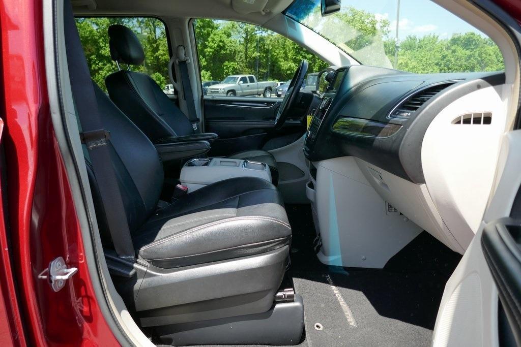 used 2015 Chrysler Town & Country car, priced at $10,495