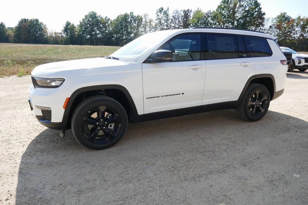 new 2025 Jeep Grand Cherokee L car, priced at $42,250