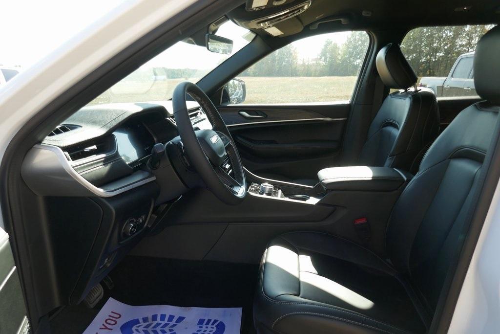 new 2025 Jeep Grand Cherokee L car, priced at $42,250