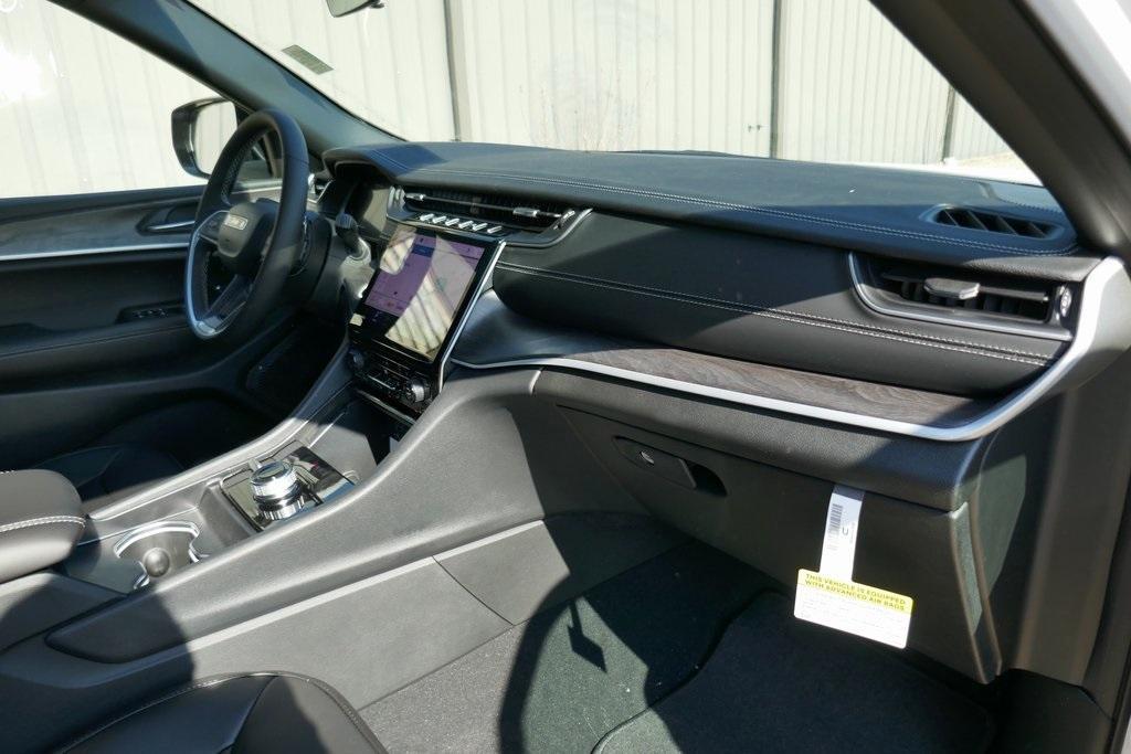 new 2025 Jeep Grand Cherokee L car, priced at $42,250