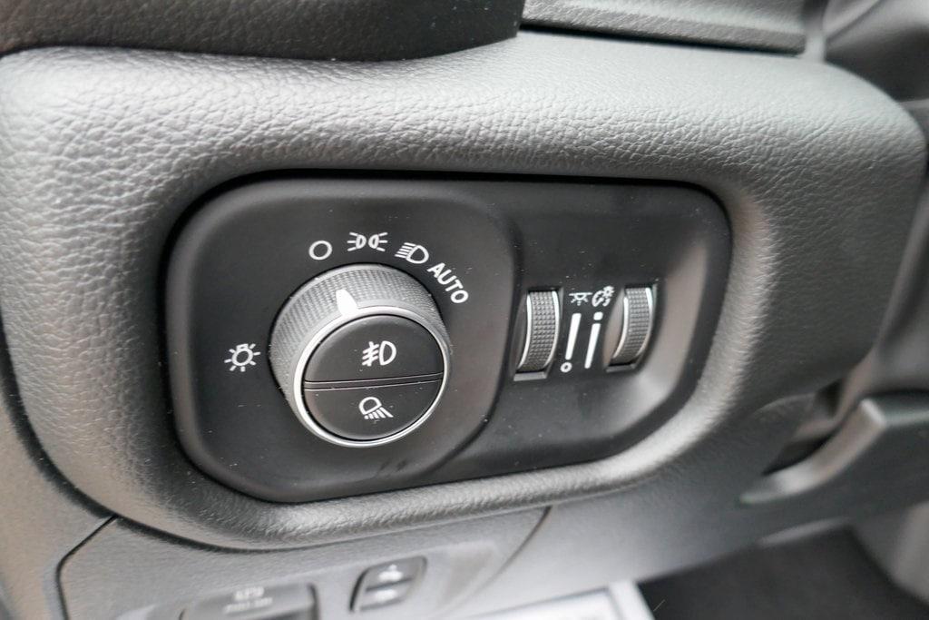 new 2025 Ram 1500 car, priced at $51,726