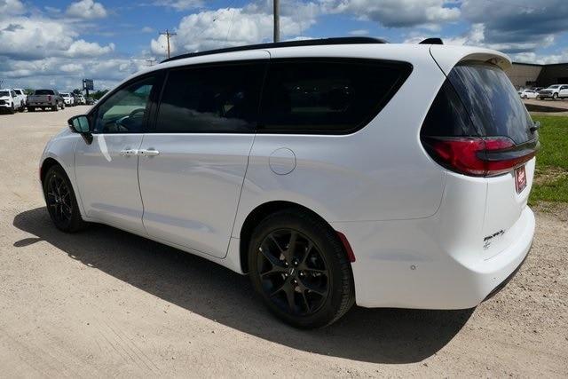 new 2024 Chrysler Pacifica car, priced at $38,650