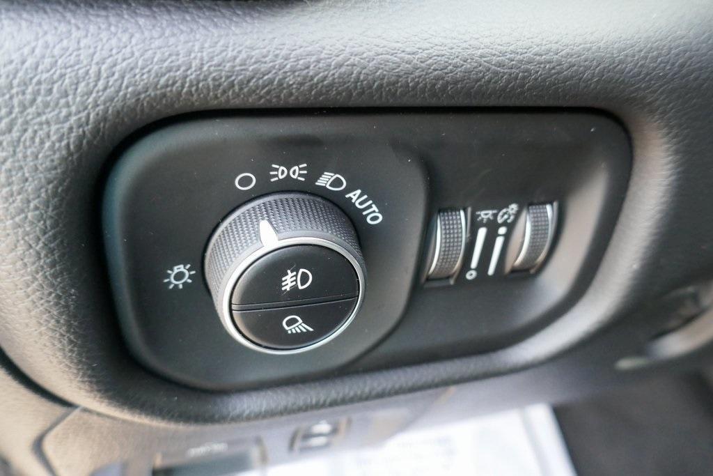 new 2025 Ram 1500 car, priced at $47,331