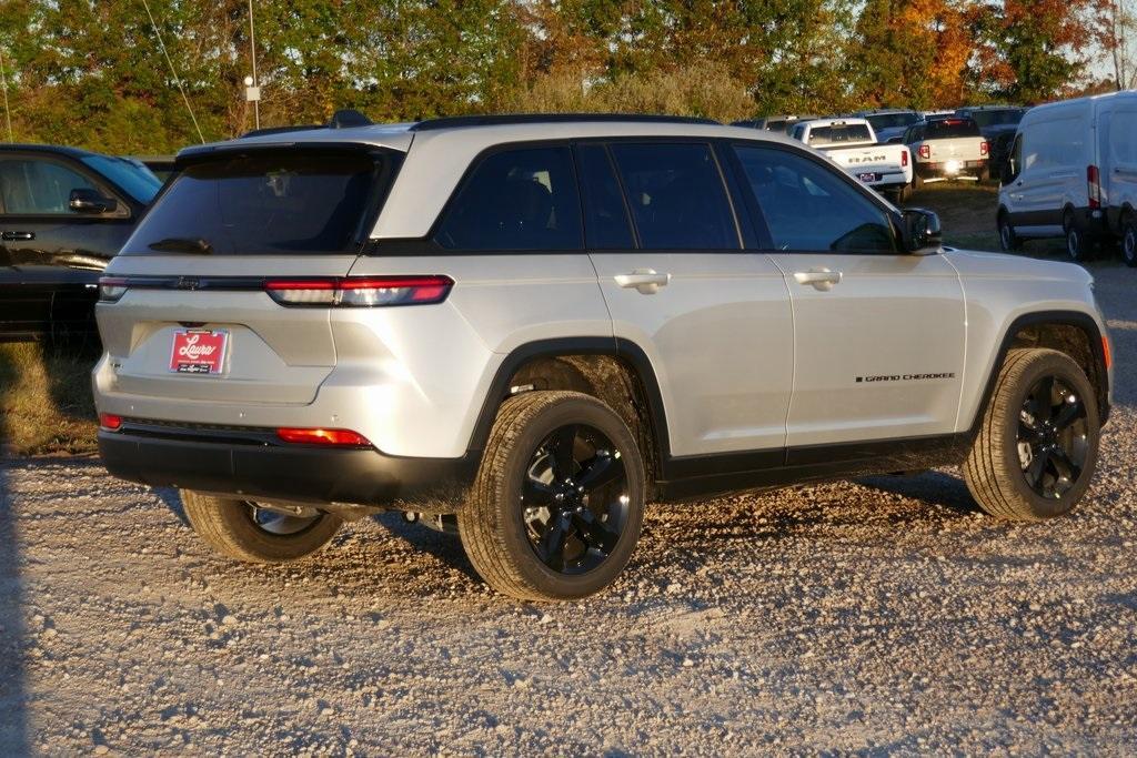 new 2025 Jeep Grand Cherokee car, priced at $41,908