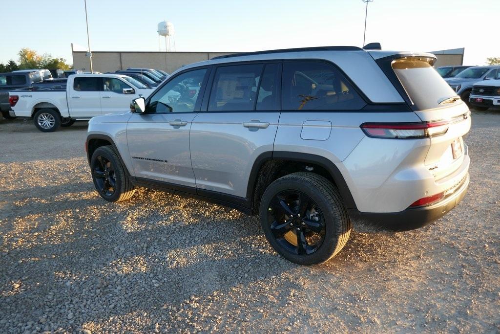 new 2025 Jeep Grand Cherokee car, priced at $41,908