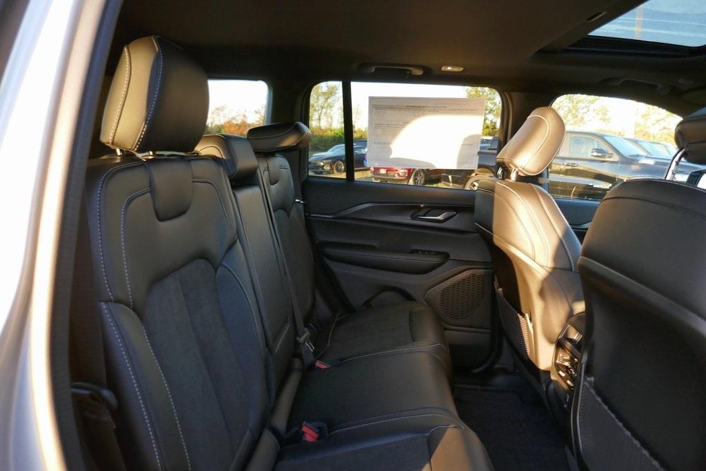 new 2025 Jeep Grand Cherokee car, priced at $41,908