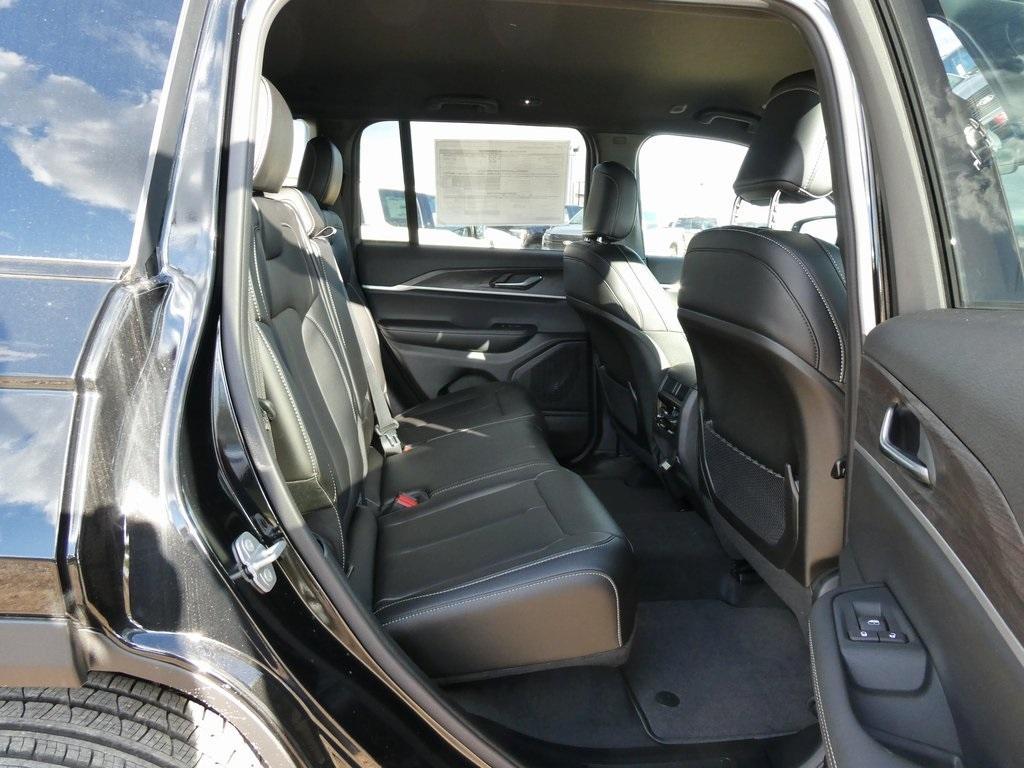 new 2025 Jeep Grand Cherokee car, priced at $42,118