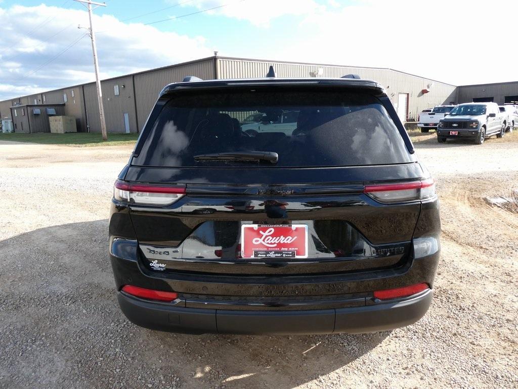 new 2025 Jeep Grand Cherokee car, priced at $42,118
