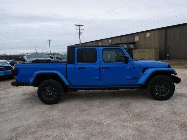 new 2024 Jeep Gladiator car, priced at $40,993