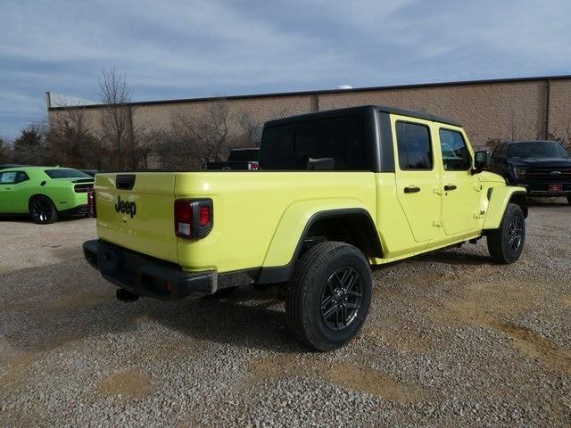 new 2024 Jeep Gladiator car, priced at $45,380