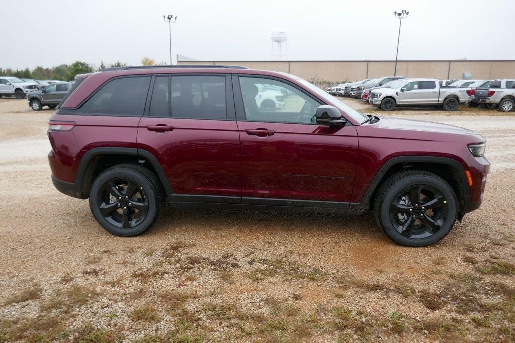 new 2025 Jeep Grand Cherokee car, priced at $40,408