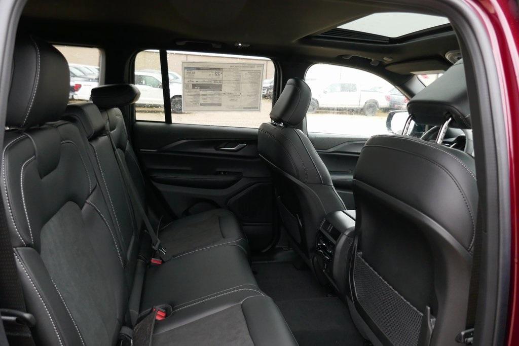 new 2025 Jeep Grand Cherokee car, priced at $40,408